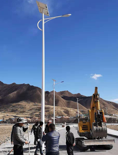 甘南碌曲10米疏勒太阳能路灯项目