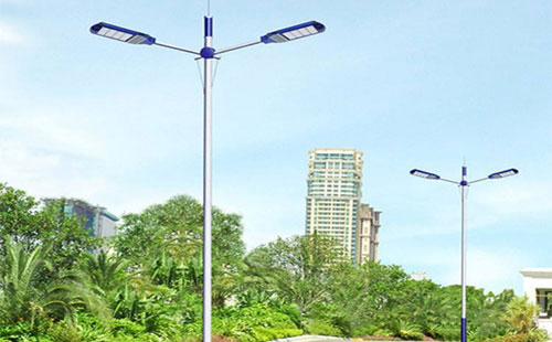 疏勒太阳能路灯地脚螺栓规格：防止倾倒的关键