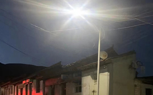 农村院子里最适合的疏勒太阳能路灯亮度与安装要点