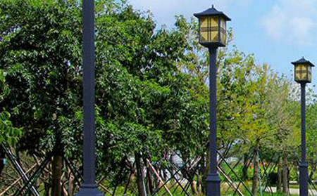 太阳能疏勒庭院灯价格为何差三倍？关键看这几点